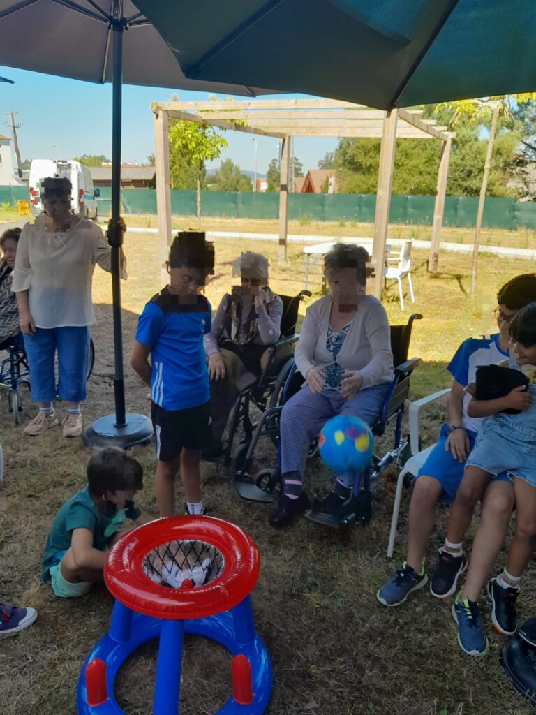 Durante el mes de julio tuvimos dos jornadas de convivencia ente los niños del campamento y nuestr@s mayores, que buena experiencia tuvimos 